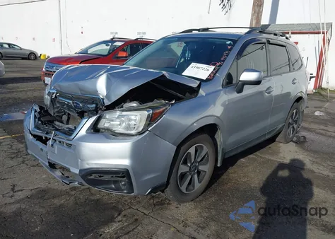 2017 Subaru Forester 2.5I Premium z USA, uszkodzony, nr VIN JF2SJAEC5HH456475